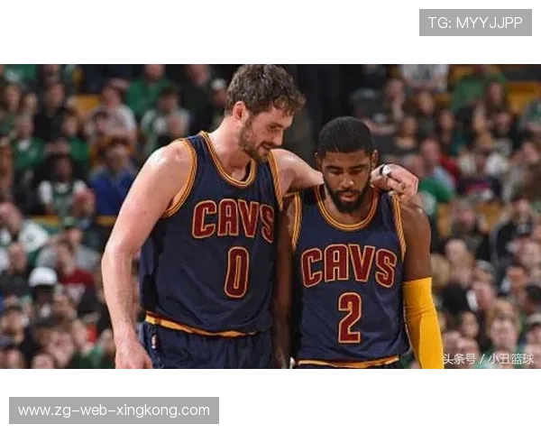 利拉德突破分球为队友创造良机